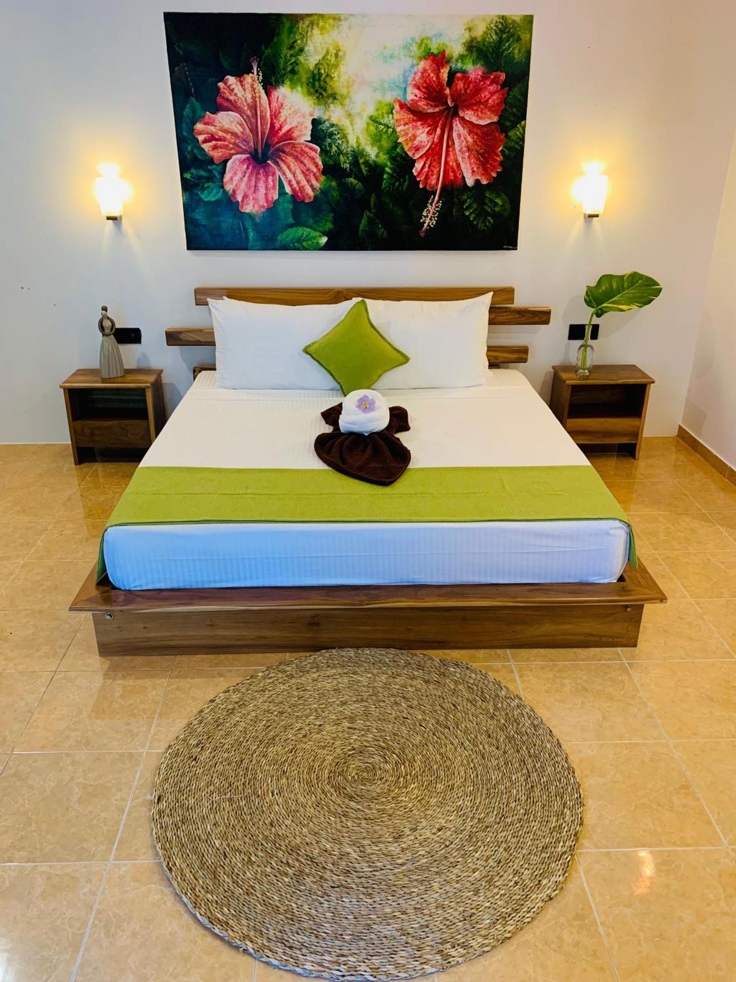 Breeze Bay Villa Диквела Екстериор снимка