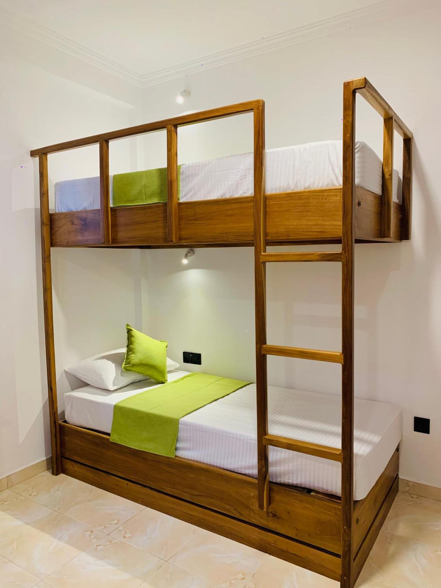 Breeze Bay Villa Диквела Екстериор снимка